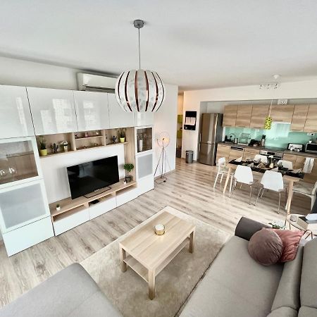 Diamond Apartments - 3 Bedroom, Luxurious Apartment In The Heart Of The City ブダペスト エクステリア 写真