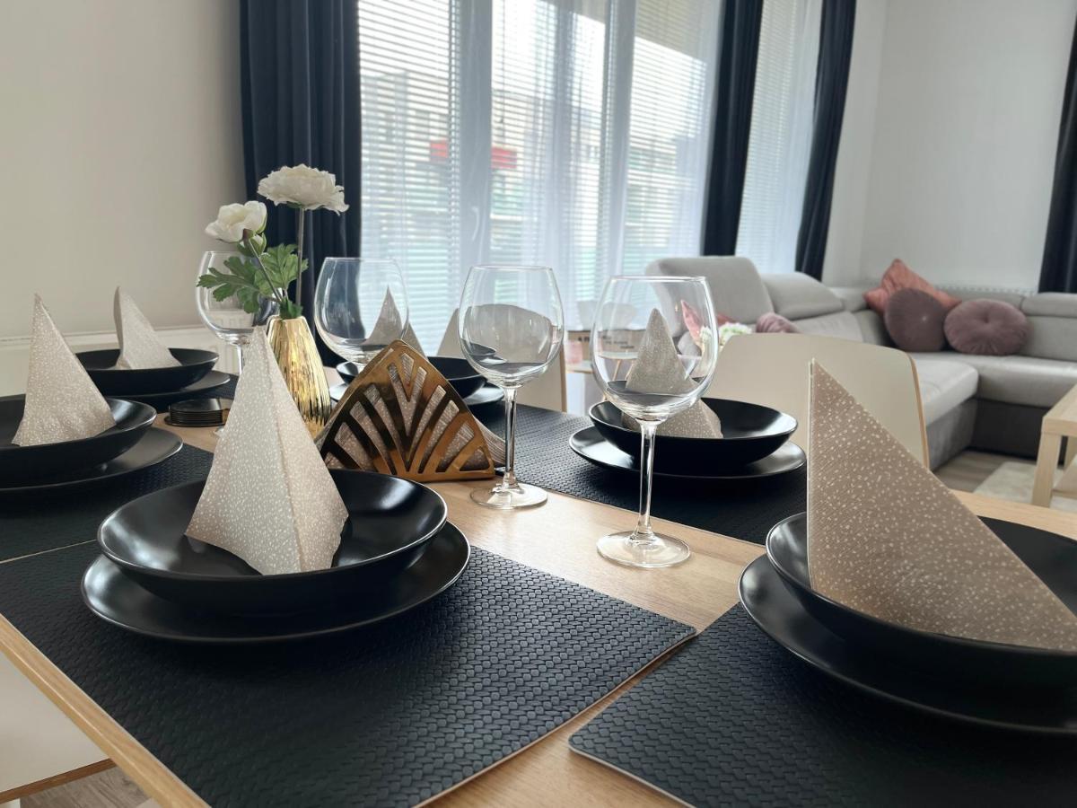 Diamond Apartments - 3 Bedroom, Luxurious Apartment In The Heart Of The City ブダペスト エクステリア 写真