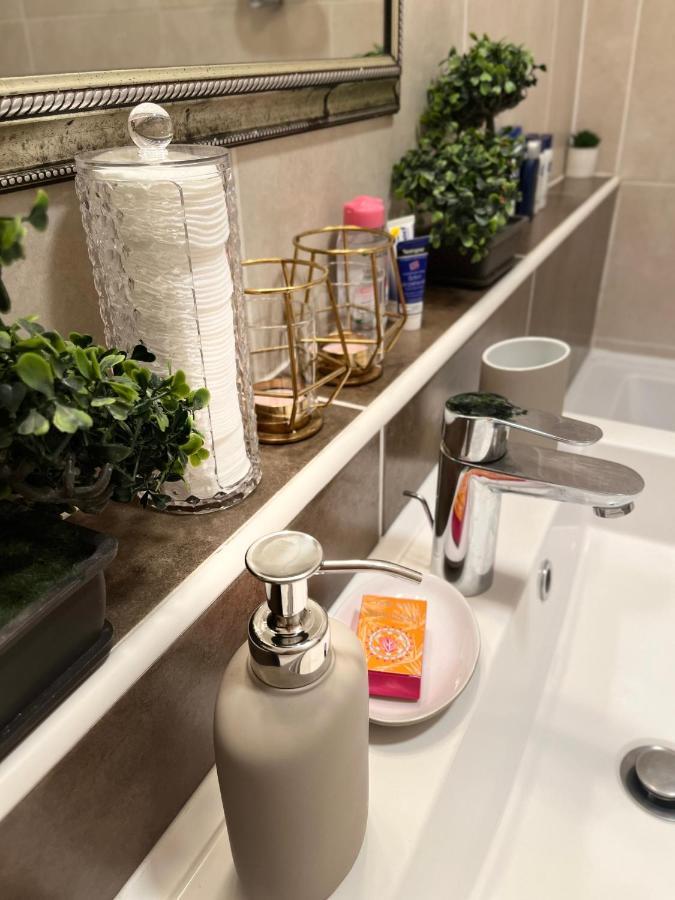 Diamond Apartments - 3 Bedroom, Luxurious Apartment In The Heart Of The City ブダペスト エクステリア 写真