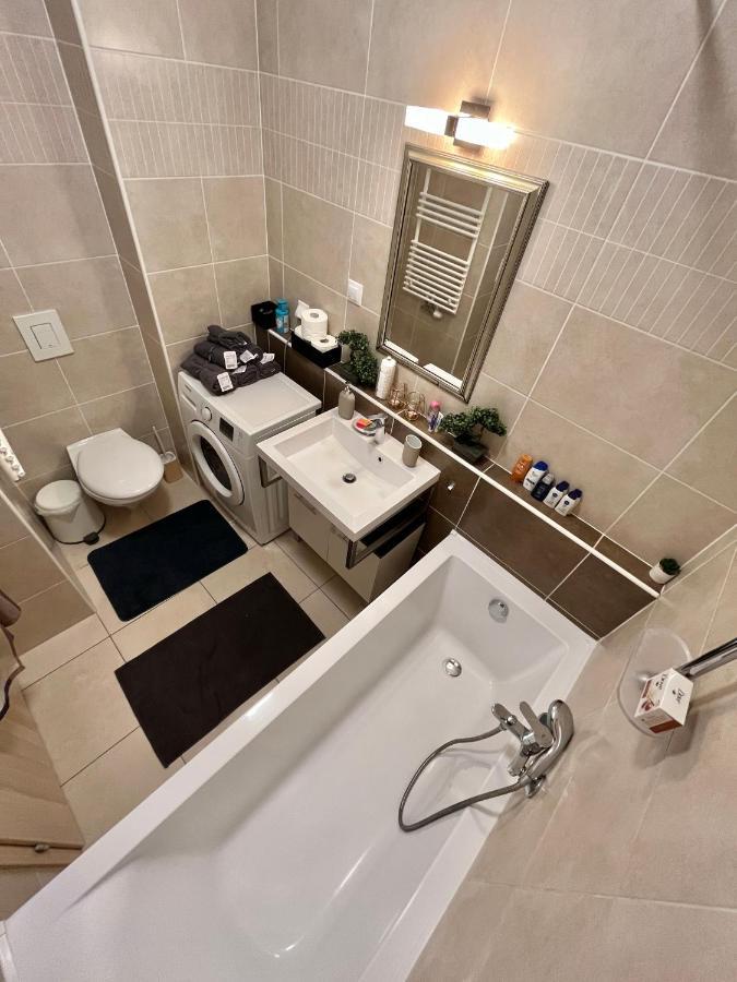 Diamond Apartments - 3 Bedroom, Luxurious Apartment In The Heart Of The City ブダペスト エクステリア 写真